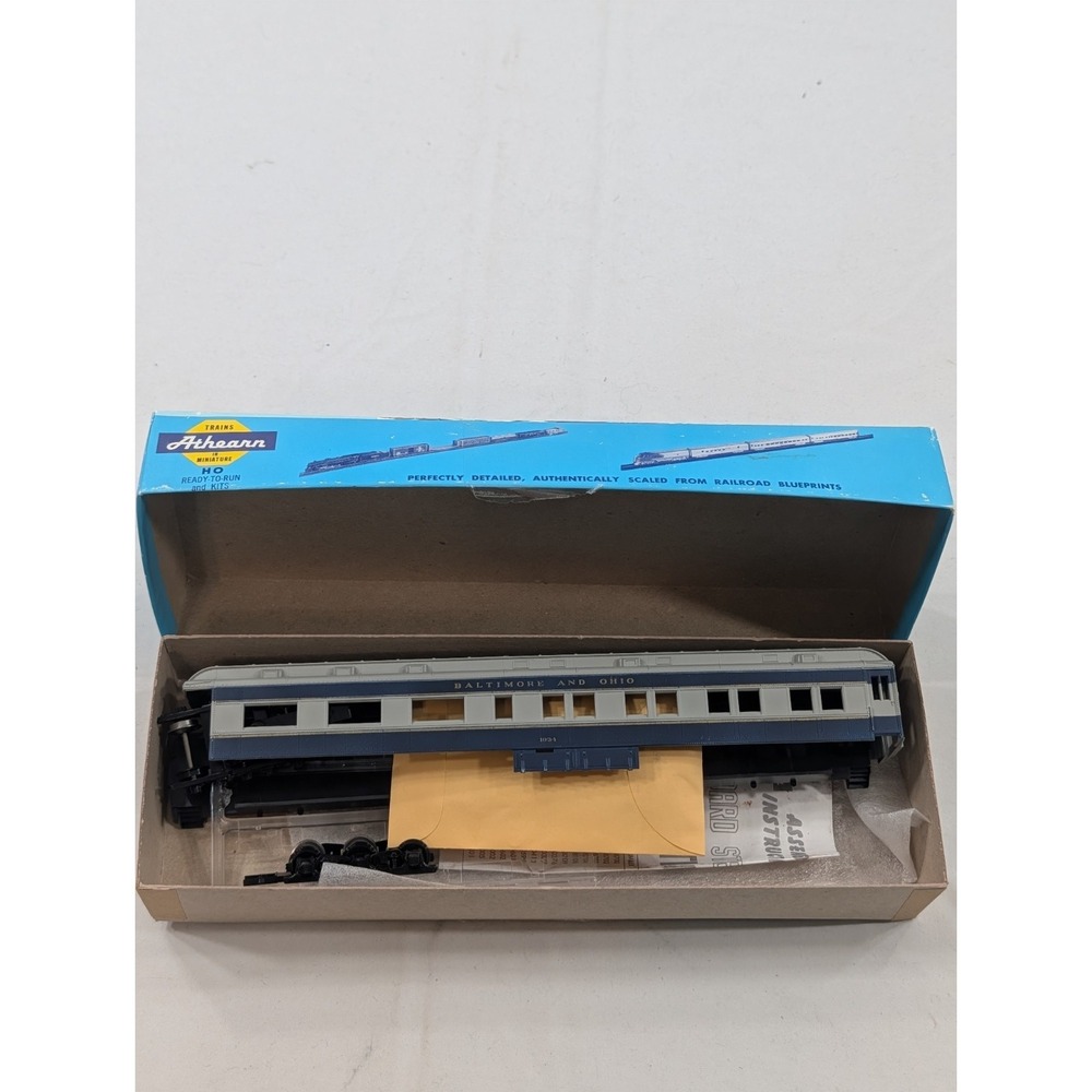 Athearn #1875 HO Scale Baltimore Ohio B&O Baggage‎ Passenger Train Car Kadee